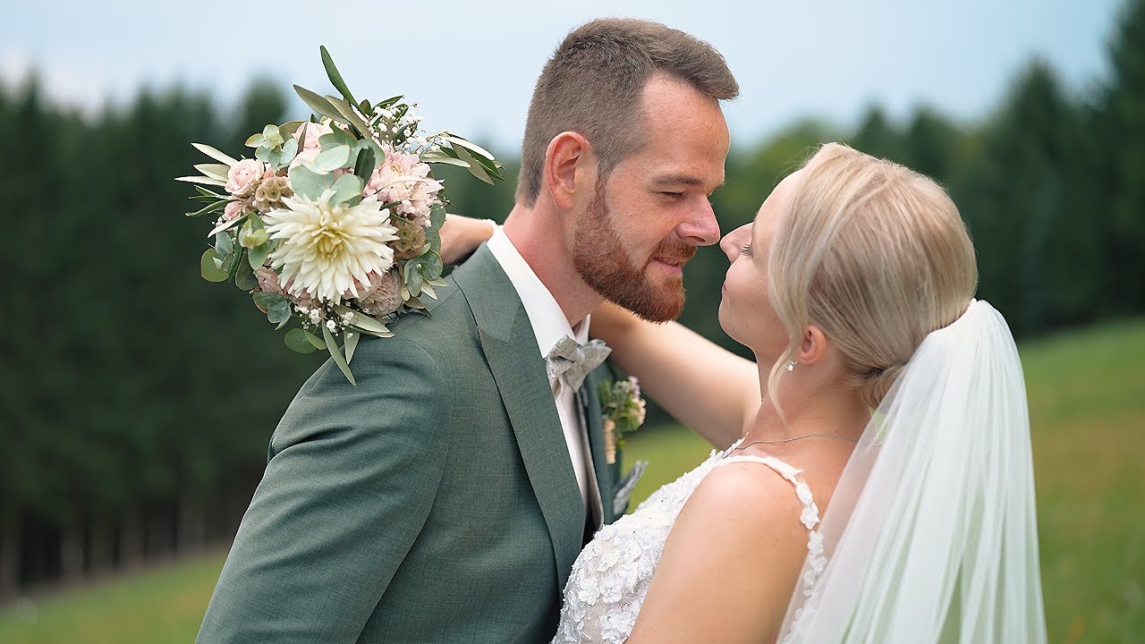Hochzeit am romantischen Bauernhof - Hochzeitsvideo Österreich - Anna und Marcel