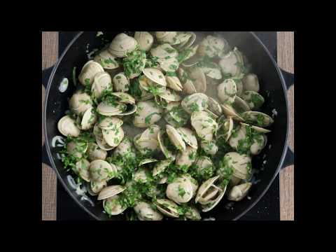 Receita Amêijoas à Bulhão Pato (Portuguese Steamed Clams in White Wine Sauce) - Aveleda