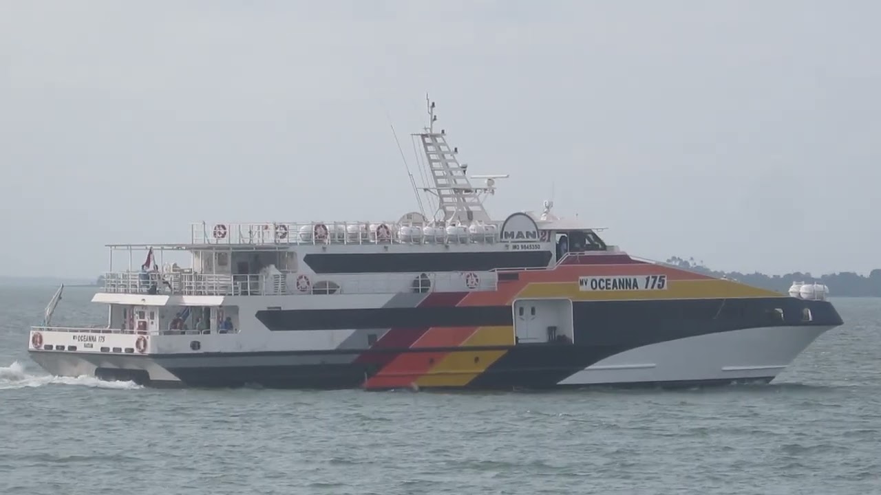 spotting kapal ferry vs foto bus pariwisata part 1