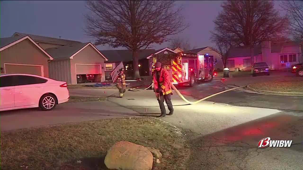 Crews respond to house fire early Tuesday in southwest Topeka - YouTube