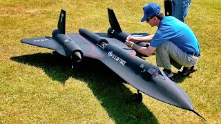 WOW !!! STUNNING !!! BLACKBIRD SR-71 US AIR FORCE LOCKHEED / RC TURBINE SCALE  MODEL JET FLIGHT DEMO