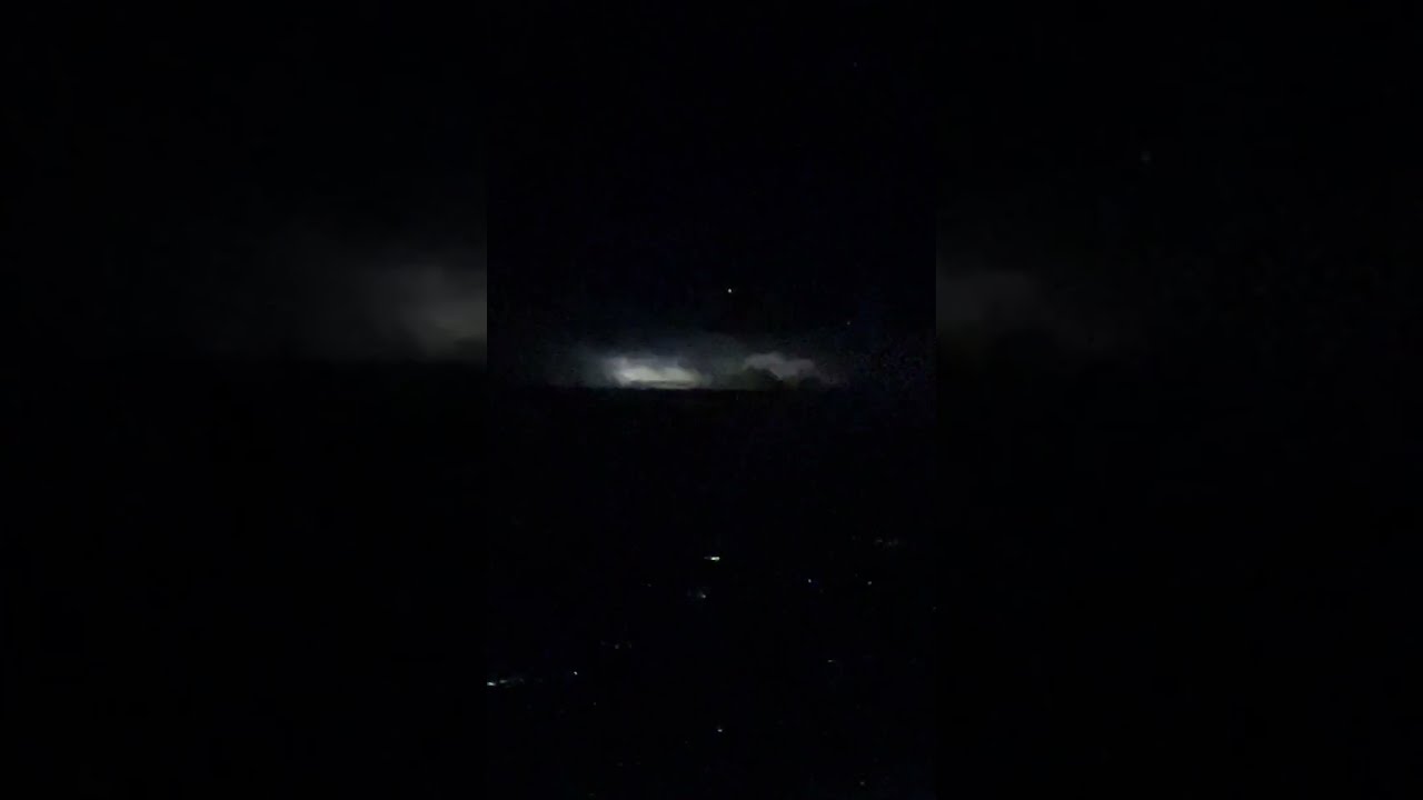 Lighting Show From 35 000 Feet Travel Lightning Lightningfromair Lightninginair
