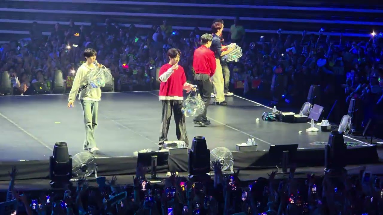 2025.11.15 ZEROBASEONE HERE & NOW in Singapore - Here I Am + Star Eyes ~