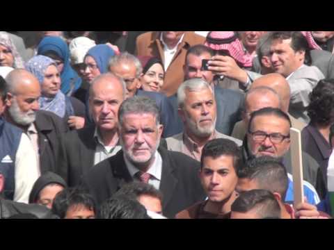 مسيرة في مخيم الوحدات   لا للتطرف لا للارهاب   الحقيقة الدولية