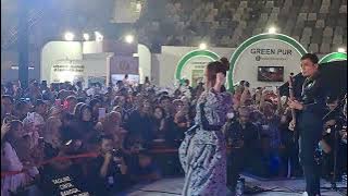 AYU TING TING & THE RHYTHM BAND - RUNGKAD - VIDEO ATAS PANGGUNG