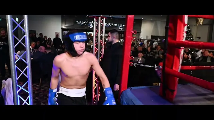 ULTRA WHITE COLLAR BOXING   GLASGOW   271122 FIGHT...