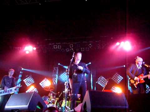 Them Crooked Vultures, "Interlude With Ludes" @ Electric Factory Philadelphia, PA 10/12/09
