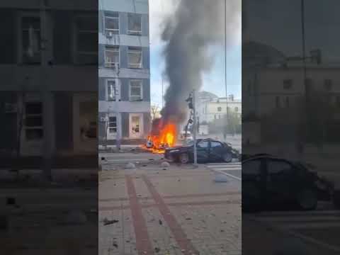 Момент взрыва. Россия массированно обстреливает украинские города ракетами