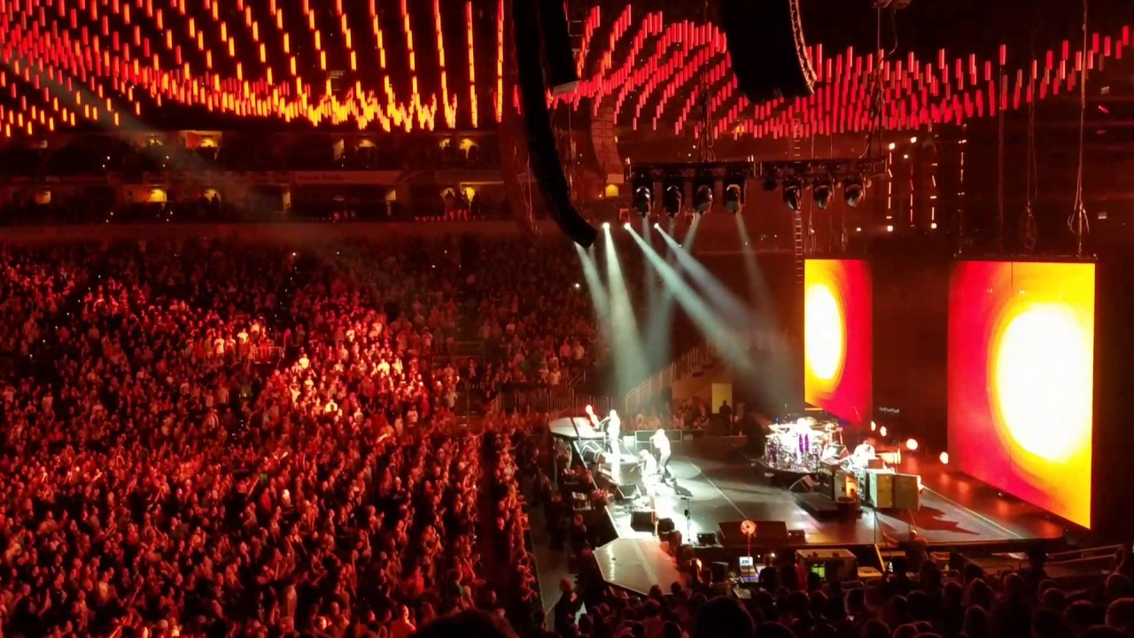 Red Hot Chili Peppers Higher Ground live at the KFC Yum Center in