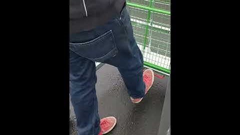 Materials Handling Roll Cage Hand and Foot Braking Demonstration