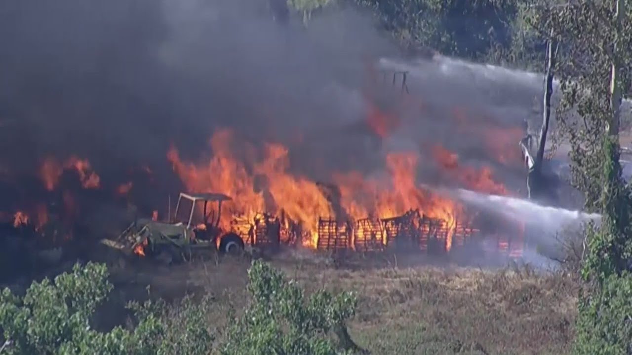 LIVE: Houston firefighters battle large blaze
