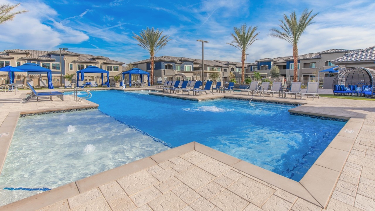 Luxury Apartments in Southwest Las Vegas | Level 25 at Cactus