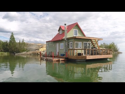 Houseboat Bay - Great Slave Lake - Yellowknife NWT