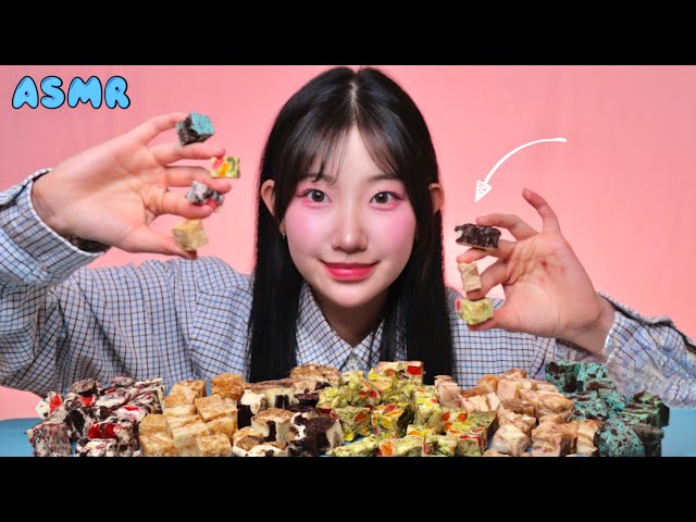 ASMR The sound of chewy cookies is amazing...
