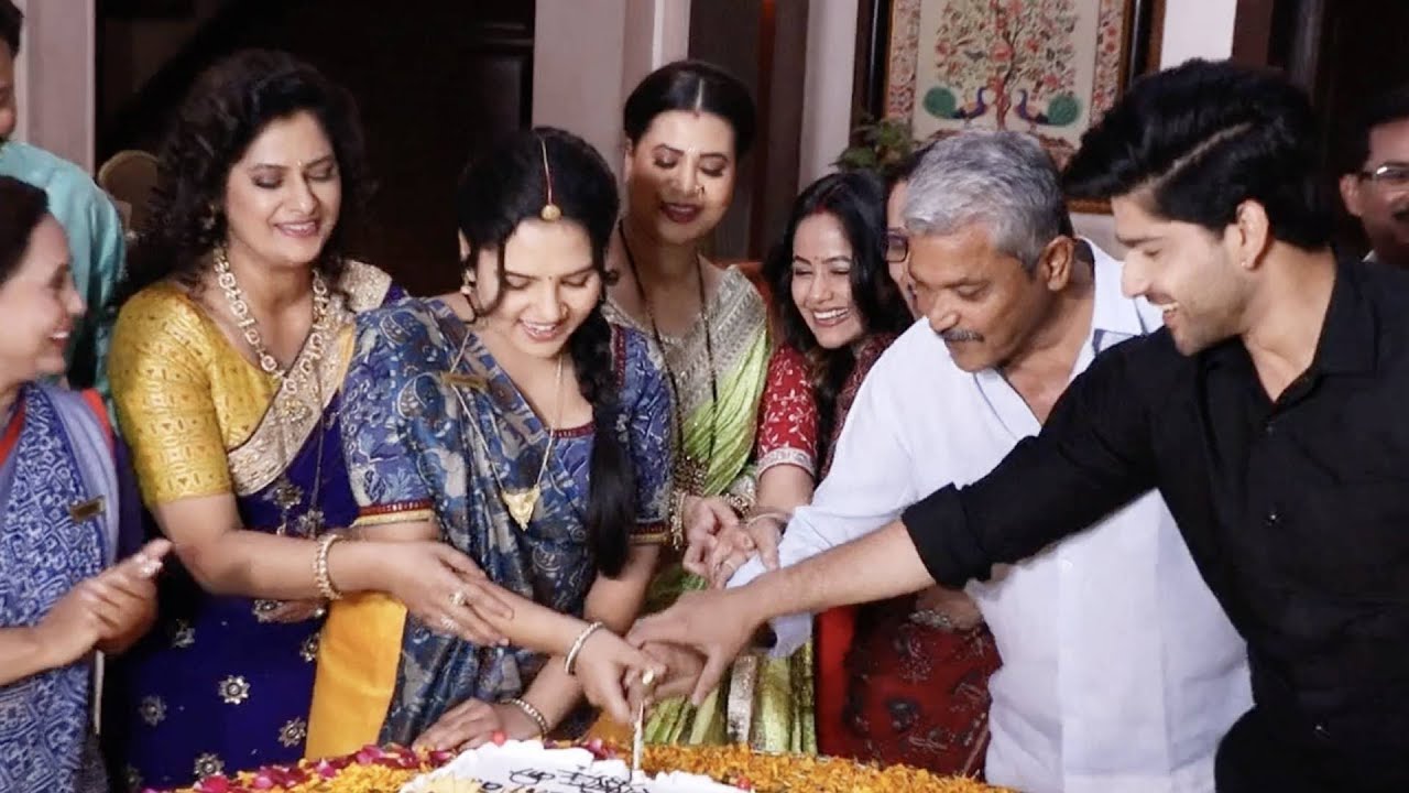 Vasudha On Location | 400 Episode Celebration, Cake Cutting, Vasu Dev Chandrika