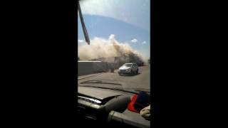 В Чебоксарах горит здание пиломатериалов