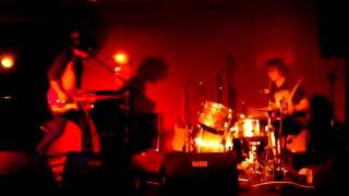 DZ Deathrays - Two Lungs @ Del Plaza Hotel (The Railway Hotel, SOPO Brewing Co), Gold Coast, 2009