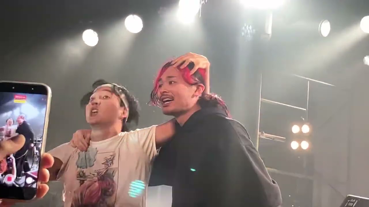 「ロックンロールは鳴り止まないっ」トップシークレットマン×神聖かまってちゃん