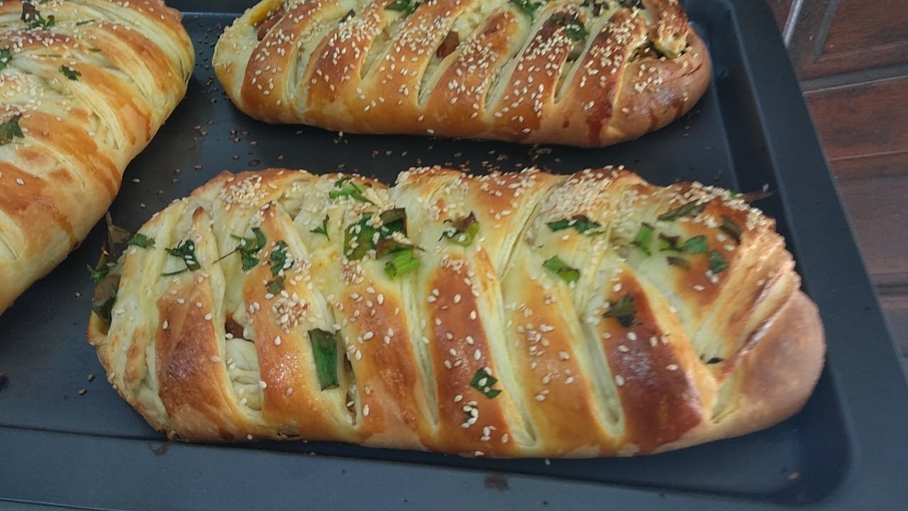 Como fazer pão trança recheado de calabresa com queijo semi ...