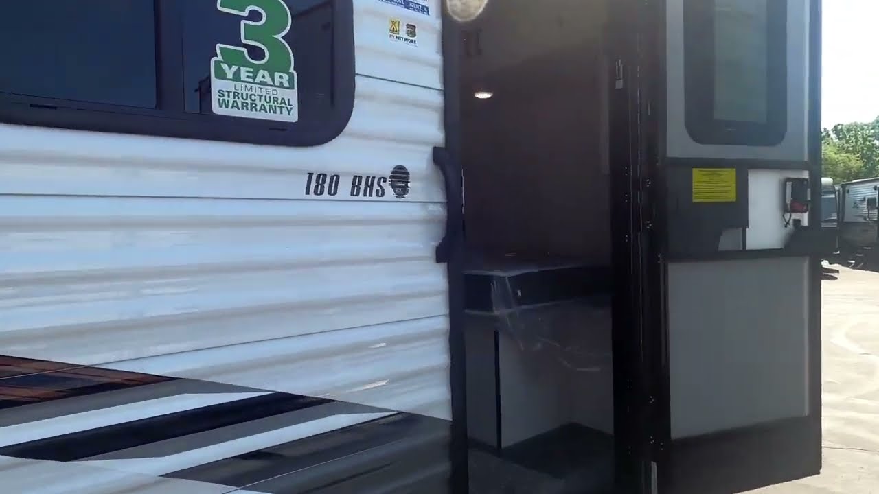 New 2024 Starcraft AUTUMN RIDGE 180BHS Travel Trailer For Sale In Chicago, IL