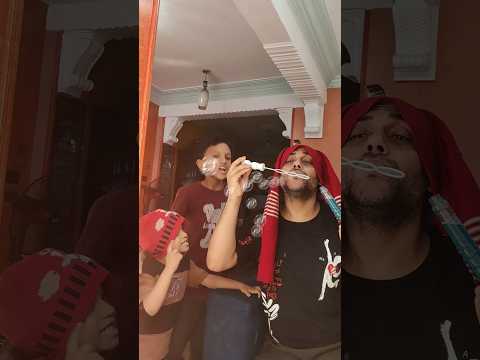 بلالين الصابون والام