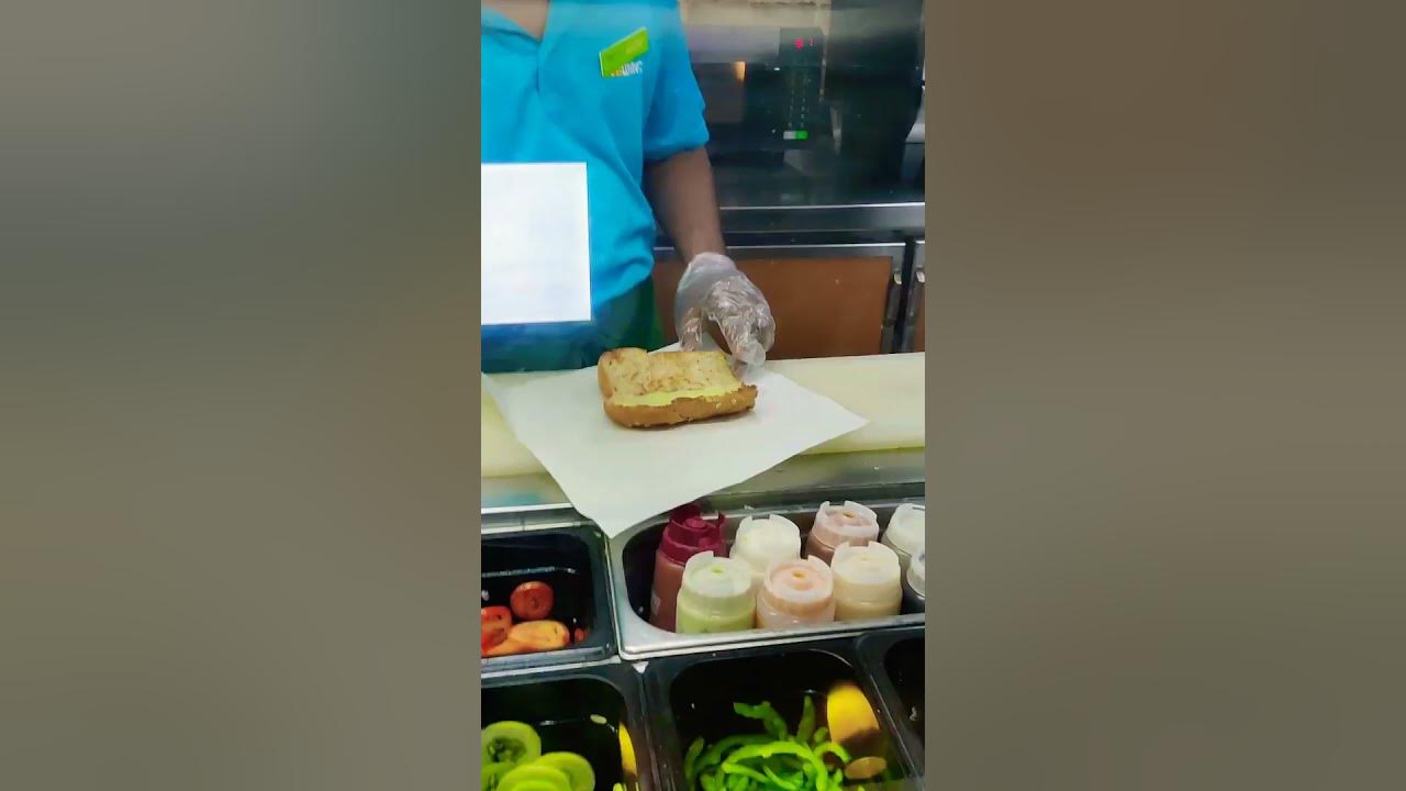 i-ordered-a-subway-sandwich-subway-roasted-chicken-sandwich-youtube