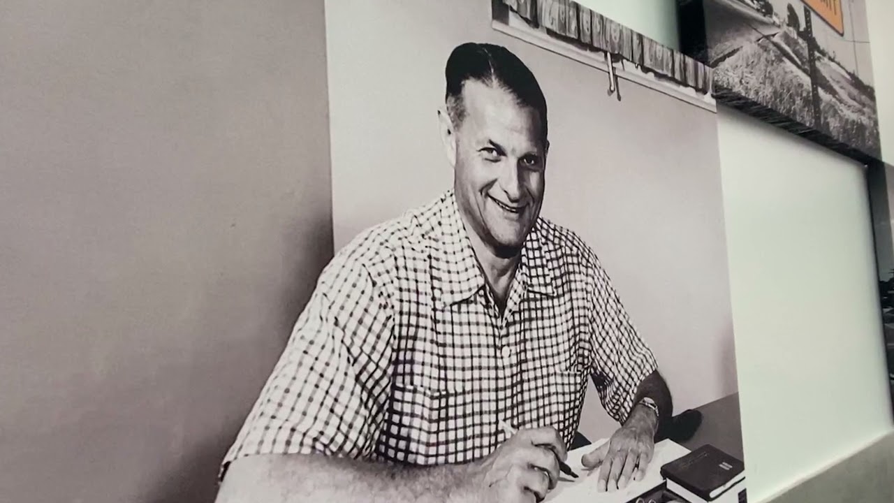 Margate Delish Episode 3 with Commissioner Arlene R. Schwartz at Lester's Diner.