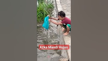 Azka Mandi Hujan | #hujan #mandihujan #berenang #Cuaca #Alam #viral #MasEB1ET