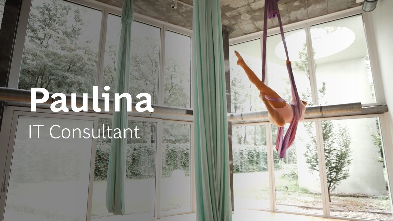 Meet Paulina and see how she does aerial acrobatics beyond work 🤸
