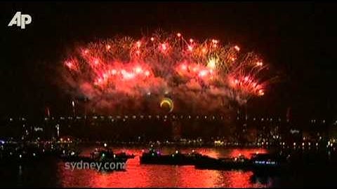 Raw Video: Hong Kong, Sydney Celebrate 2012