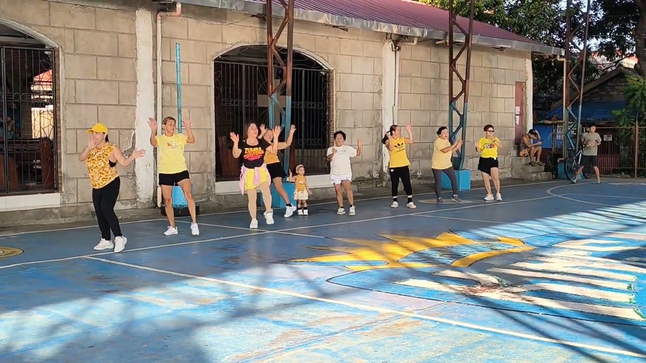 Happy vibes overload! 💃😊 Dancing my way to happiness!