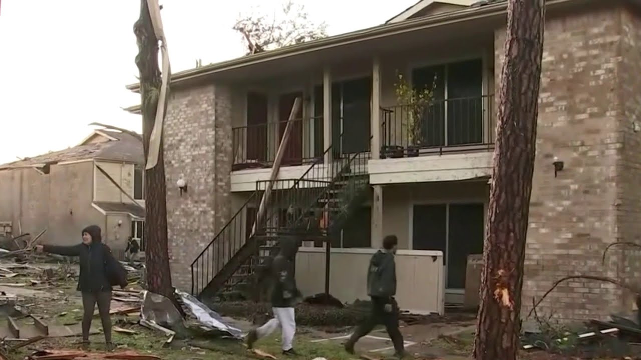 Tornado rips through southeast Houston apartment complex - YouTube