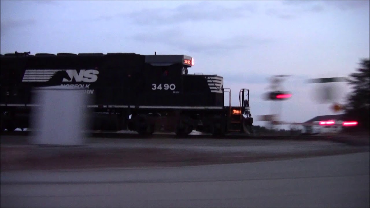 NS Greenville District 3/2/14: SD40-2 Leading Hotshot 211