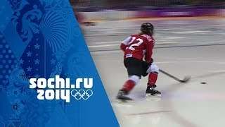 Ice Hockey - Women's Gold Medal Game - Canada v USA | Sochi 2014 Winter Olympics screenshot 5