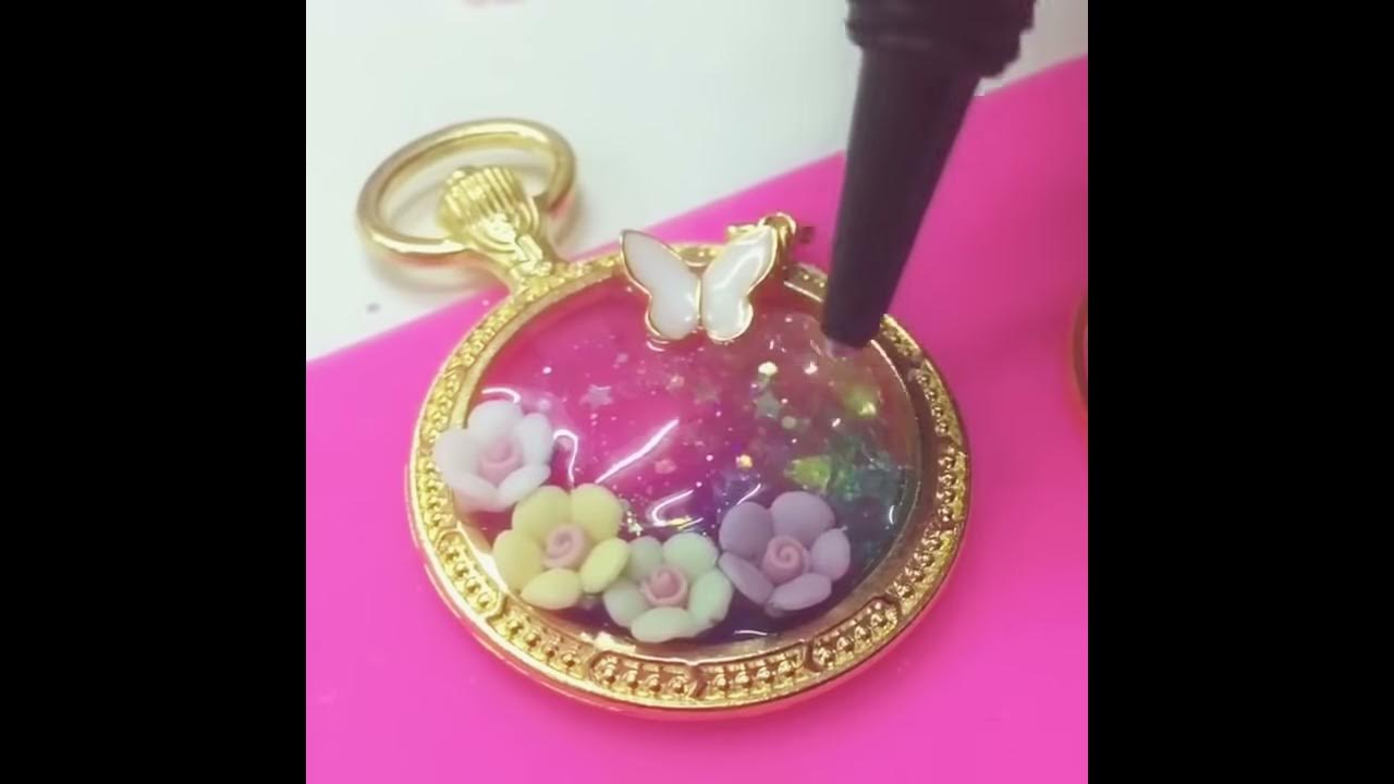 Fruit Open Bezel Charm | Strawberry Deco Frame for UV Resin Filling | Kawaii Resin Jewelry Making (2 Pcs / Gold / 28mm x 35mm)