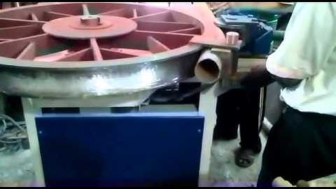 Pipe bending machine