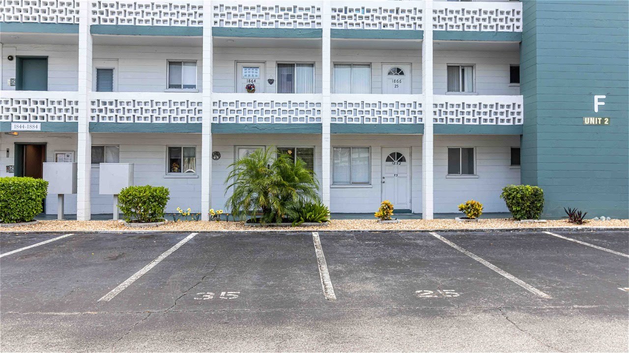 1850 Sunny Drive, Bradenton, FL 34207