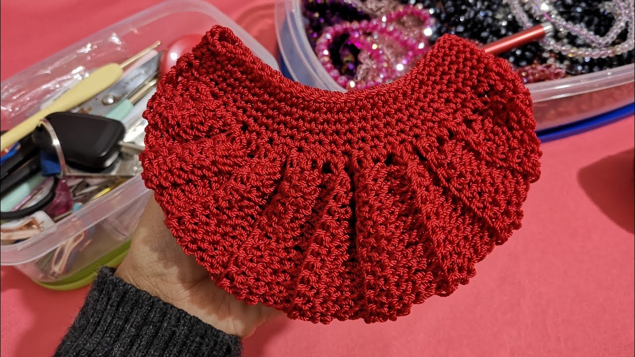 Bolsita Media Luna Tejida a Crochet - YouTube