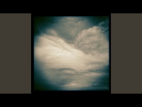 آرام گریه کردن با دیگران