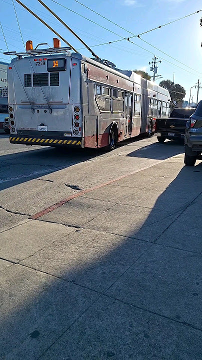SF Muni: New Flyer Xcelsior XT60 #7229 on 14 Mission at Mission & Sickles