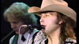 Dwight Yoakam - You're the one chords