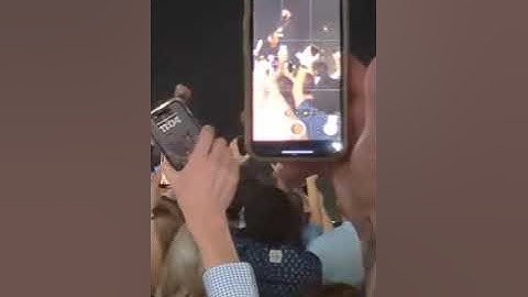 Crowd sings Larry Fleet’s Where I Find God - LIVE at the Ryman Auditorium