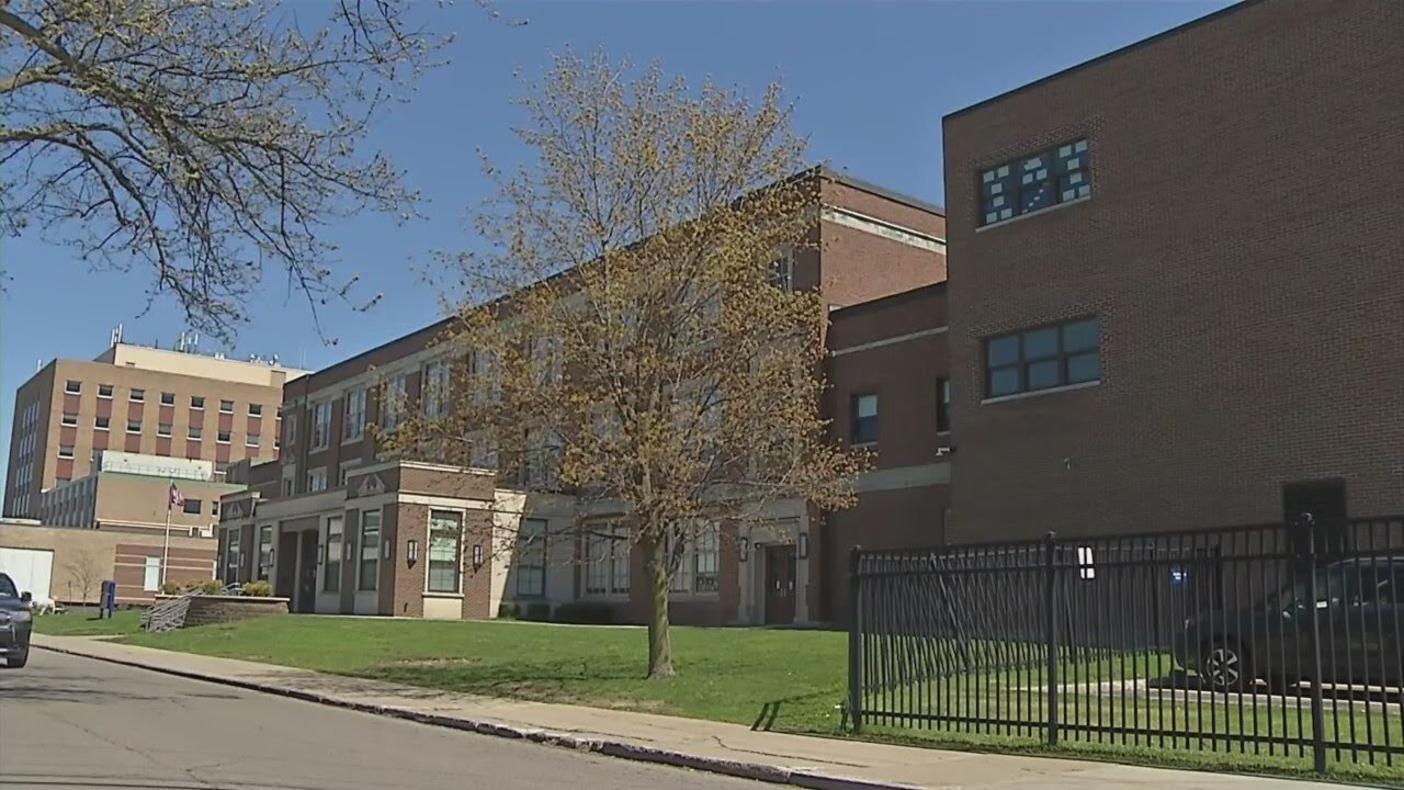 Buffalo students told to wait 2 hours at school for bus pickup