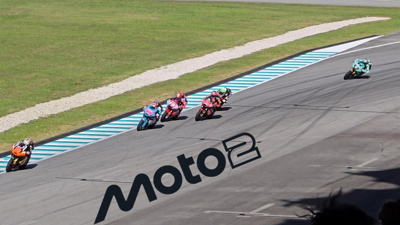 Moto2 Restart Malaysian GP 2025 full gas main grandstand view