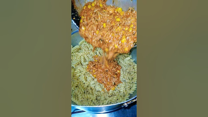 macarrão 🍜ao molho com frango desfiado😋😋😋