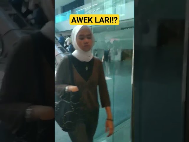 VIRAL AWEK LARI SBB BANGLA ? #dubai #automobile #andrew #srk #smartphone #fishheadcurry #funny Tq class=