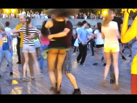 Best FAILS Dance & Funny Videos - Russian super hustle on open air