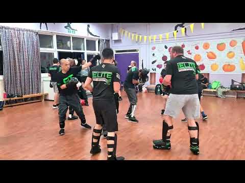 Defending Against Multiple Attackers - Fighting / Sparring Multiple Opponents - Defence Lab Training