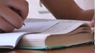 On The Table Lies A Thick Textbook   12040