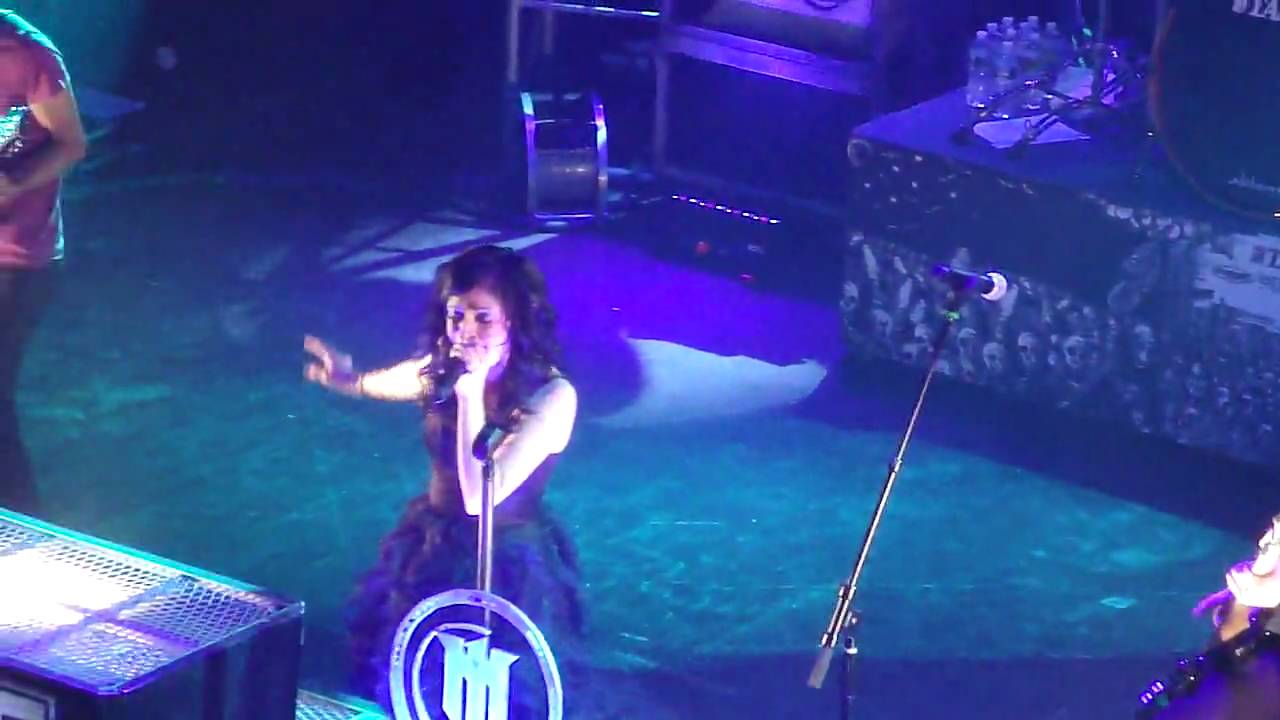 Flyleaf - Beautiful Bride (Live NYC)